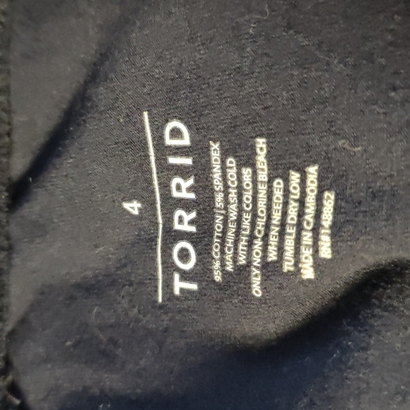 🔶Leggings 2 pairs from Torrid - Picture 2 of 4